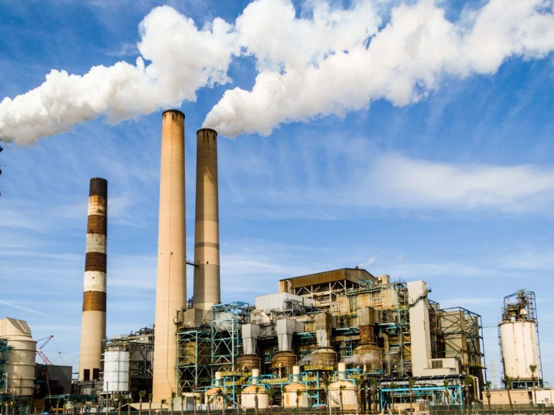 إغلاق هرمز يضغط على سوق الطاقة ويخفض إنتاج الكهرباء الأحفورية