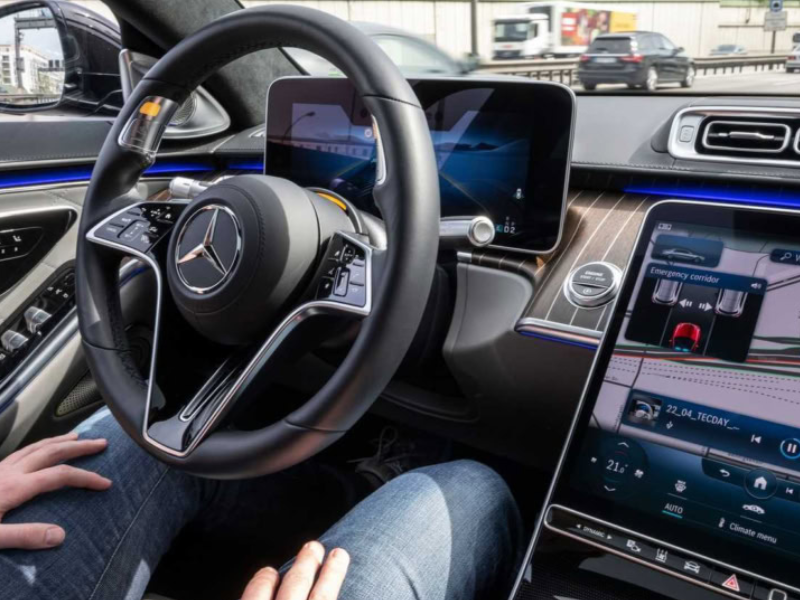 تراجع أوروبي في سباق القيادة الذاتية: هل كانت رؤية تسلا أكثر واقعية؟