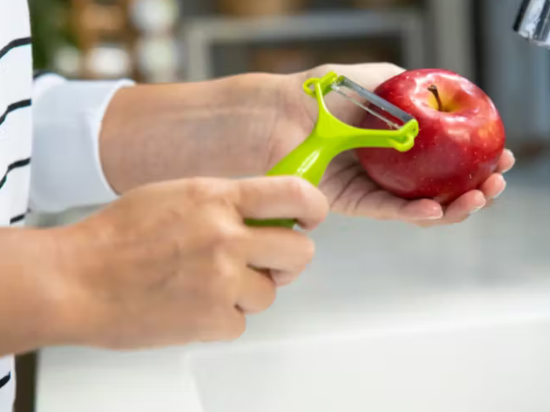 قشرة الفواكه والخضر: كنز غذائي غالباً ما يتم تجاهله