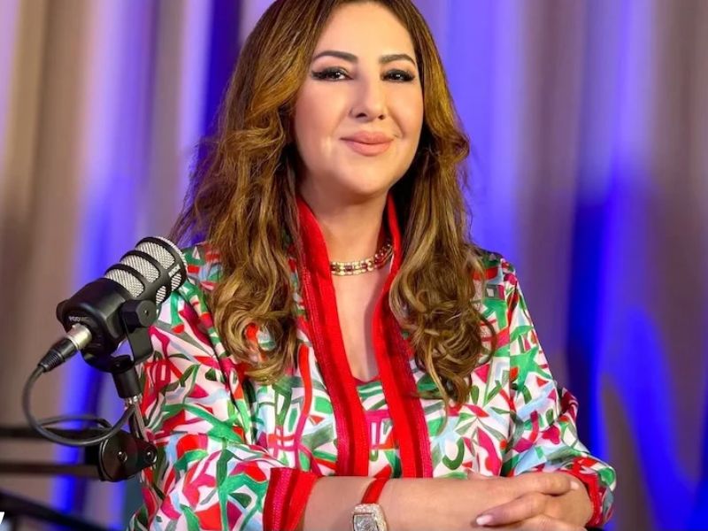 وفاة سميرة الحدوشي.. رحيل أيقونة أعادت للقفطان المغربي بريقه العالمي