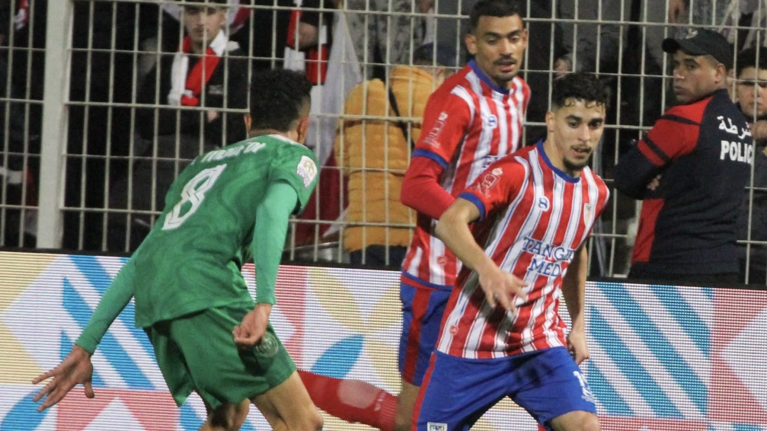 المغرب التطواني يهزم الاتحاد الوجدي ويقلص الفارق مع الصدارة إلى 3 نقاط.