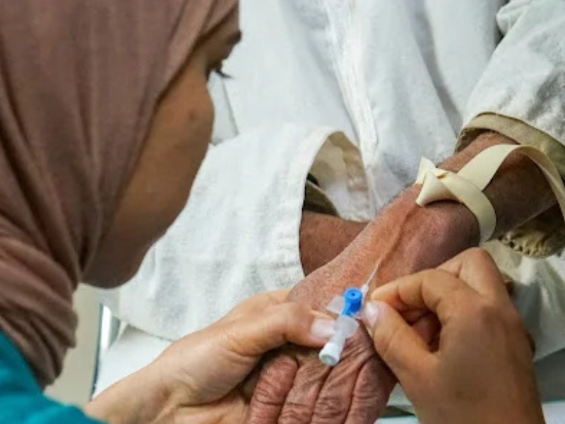 اليوم العالمي للممرض.. بين الاعتراف الرمزي ومطلب الإنصاف المهني