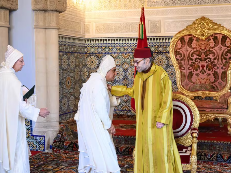 جلالة الملك يعين أعضاء جدد بالمحكمة الدستورية ويستقبلهم بالقصر الملكي