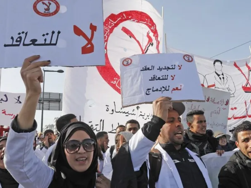 فوزي لقجع يؤكد تسوية وضعية "أساتذة التعاقد" ومنحهم صفة موظفين عموميين