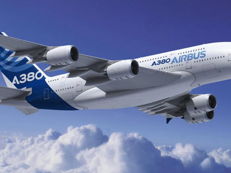 تشققات في جناح إيرباص A380 تدفع أوروبا إلى فحص 16 طائرة