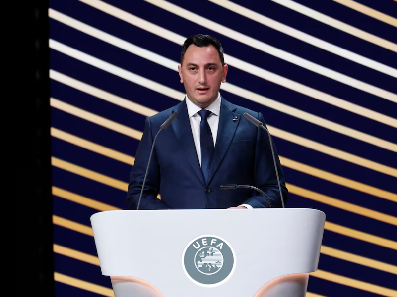 الاتحاد الأوروبي يحذر : “تدخل السياسيين في قرارات فيفا يقوض استقلالية كرة القدم”