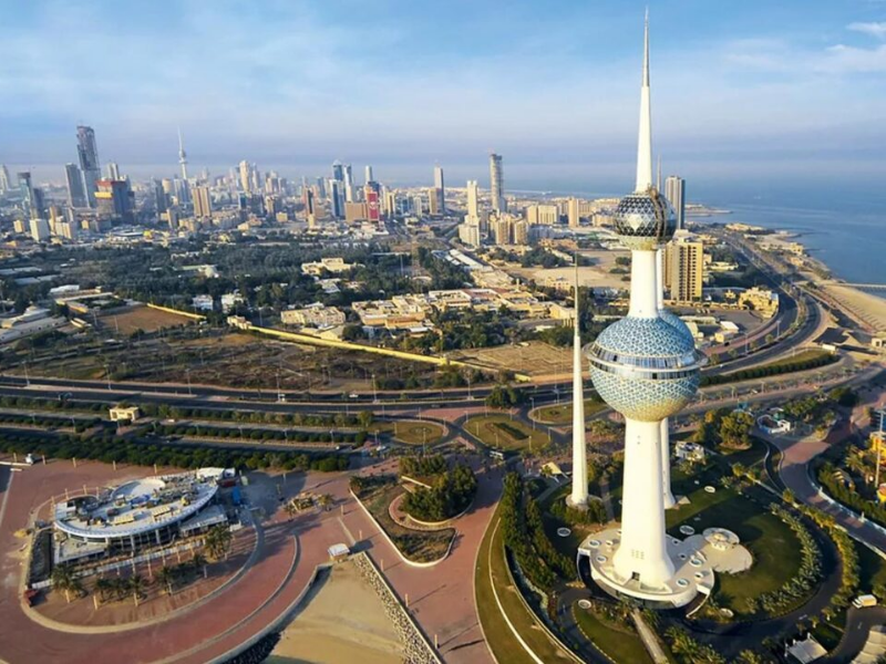 الكويت تعلن تضرر محطة للكهرباء وتحلية المياه إثر هجوم إيراني بالصواريح