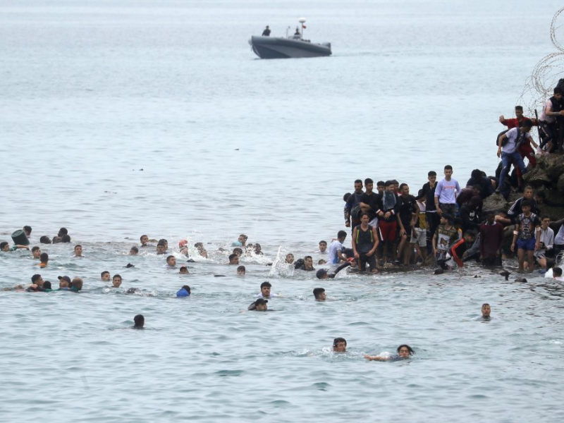 مع تصاعد الهجرة.. سبتة تدعو لتعديل قانون الأجانب وتؤكد أهمية التنسيق مع المغرب