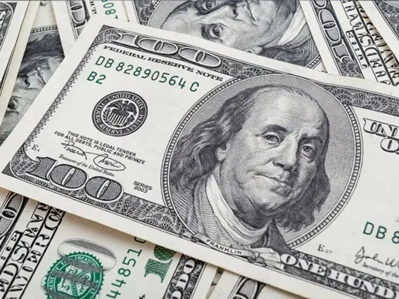 الدولار يقترب من أدنى مستوى في 6 أسابيع وسط ترقب الأسواق وتعافي الين الياباني