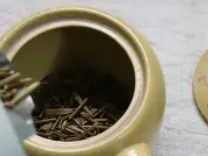 الهوجيتشا.. الشاي الياباني المُحمَّص الذي يجمع بين النكهة الهادئة والكافيين المنخفض