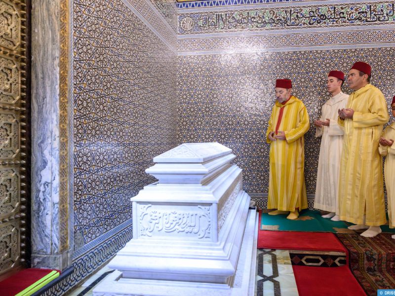 أمير المؤمنين يترأس حفلا دينيا إحياء للذكرى الثامنة والعشرين لوفاة جلالة المغفور له الملك الحسن الثاني