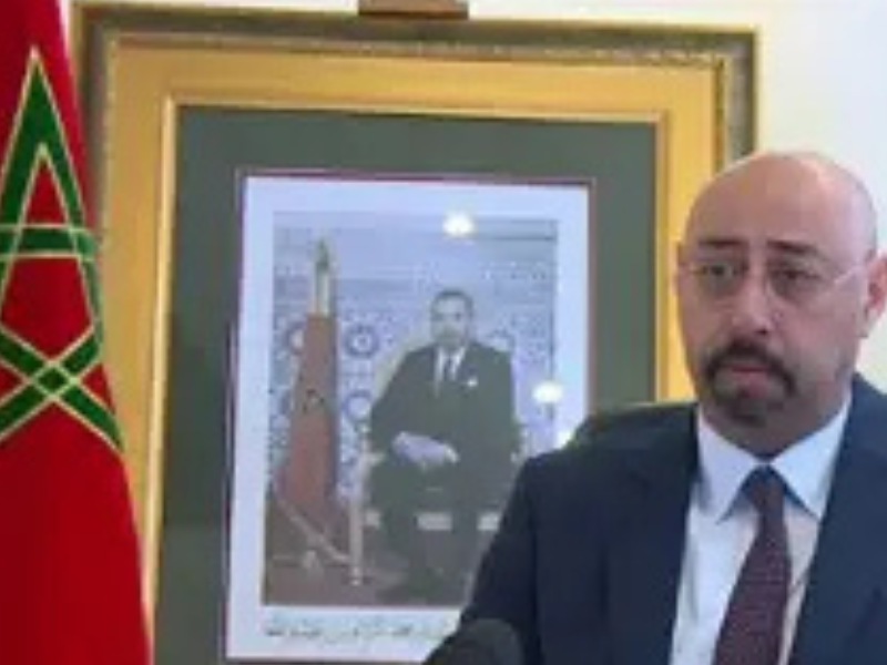 طنجة.. عمدة المدينة يعلن عودته إلى المغرب وسط تحقيق في شبهات مرتبطة بالانتخابات