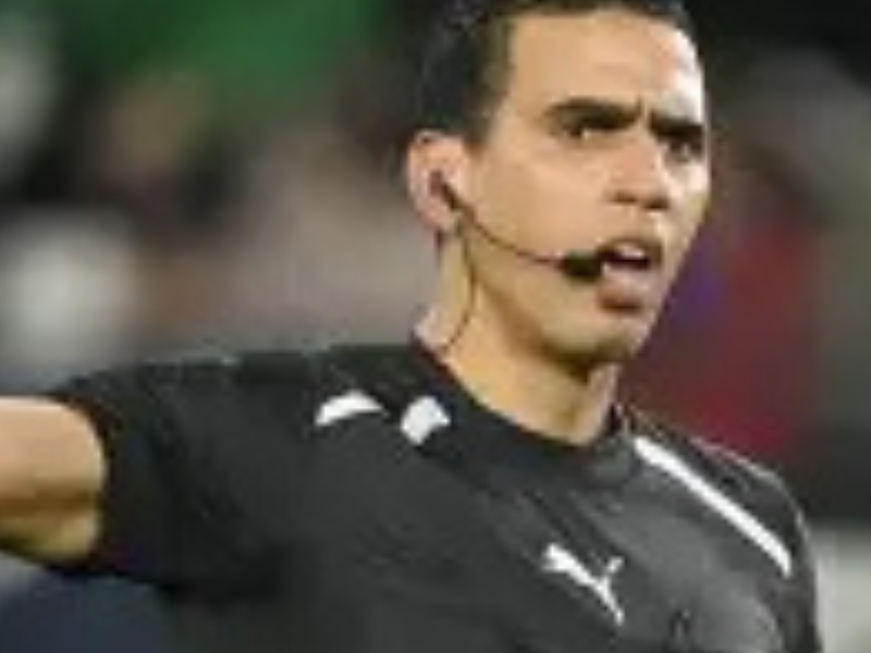 الحكم المغربي جلال جيد يقود نهائي كأس الخليج العربي بين السعودية والإمارات
