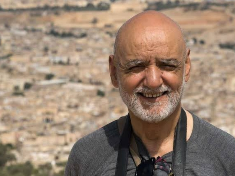«مخفي/مختبئ».. عبد الله البحميدي يحول شوارع المدن إلى أسئلة بصرية في معرض بالرباط