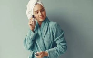 نصائح العناية بالبشرة في الشتاء: الترطيب، الحماية، والتغذية