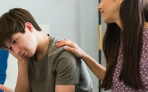 الدراسات تكشف أفضل عمر لإعطاء الطفل هاتفًا ذكيًا لتفادي المخاطر الصحية