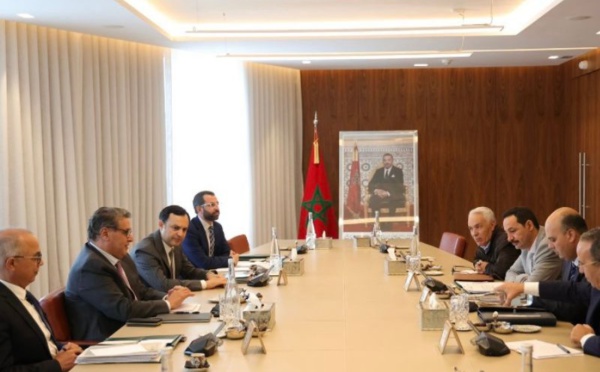 الاجتماع مع أخنوش.. النقابات التعليمية تُعول على سحب النظام الأساسي لإنهاء الاحتقان