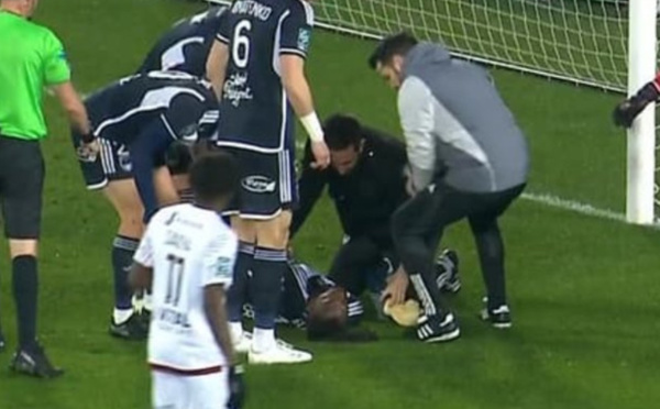لاعب يدخل في غيبوبة بعد 40 ثانية من انطلاق مباراة فريقه بفرنسا