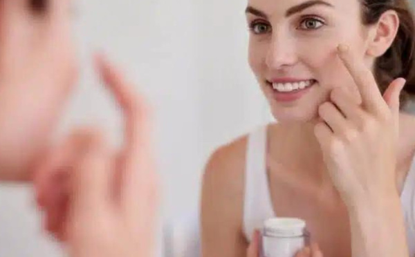 فقدت بصرها بسبب “كريمات تبييض البشرة”..تقرير يكشف معطيات خطيرة