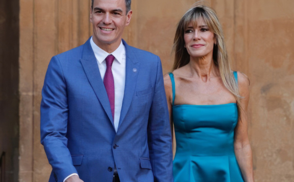 سانشيز يبقي قرار البقاء على رأس الحكومة الإسبانية رغم التحقيقات وحملة التشهير
