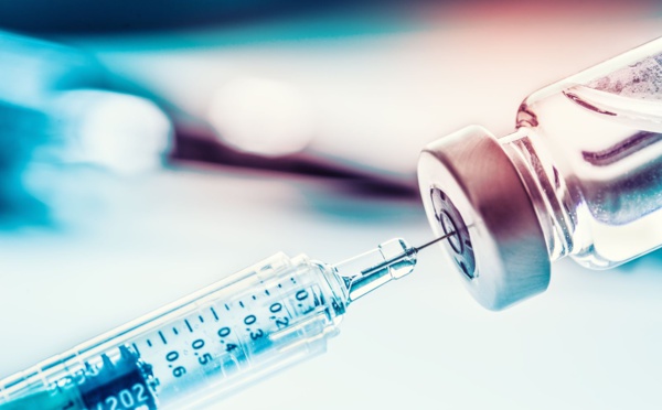 آثار جانبية نادرة للقاح أسترازينيكا المستعمل ضد «كورونا..الشركة المصنعة تعترف