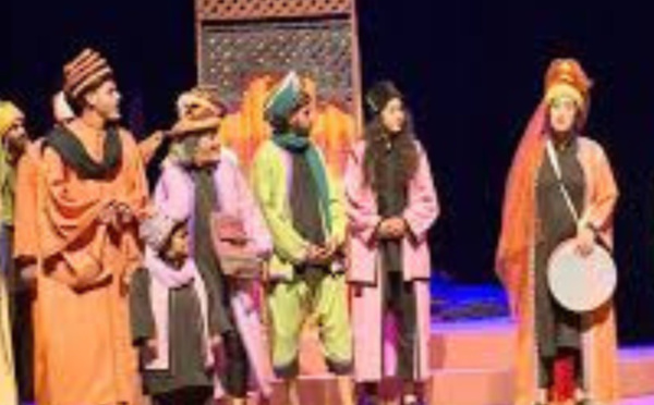 المسرحية الكوميدية "لماذا تحب النساء الشباب السيئين؟" تصل إلى المغرب