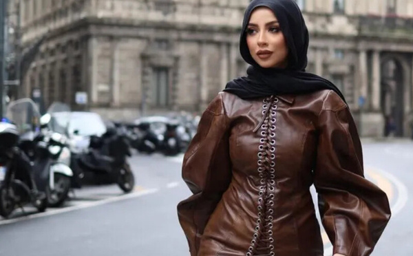 7 طرق أنيقة لارتداء الجلد باحتشام للمحجبات: إطلالات مستوحاة من مدونات الموضة