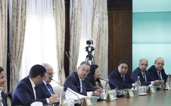 لقجع يكشف عن استقرار عجز الميزانية المغربية لعام 2024 عند 4%