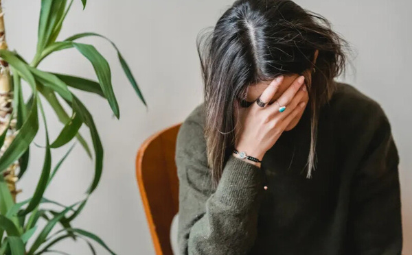 أضرار كثرة البكاء على الصحة النفسية والجسدية