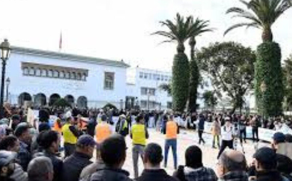 أساتذة باحثون يصعدون احتجاجهم ضد وزارة التعليم العالي