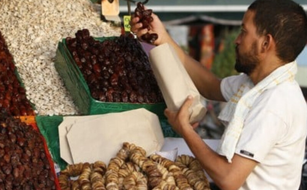 أسواق التمور بالمغرب.. إقبال كثيف وتفاوت في الأسعار مع قرب رمضان