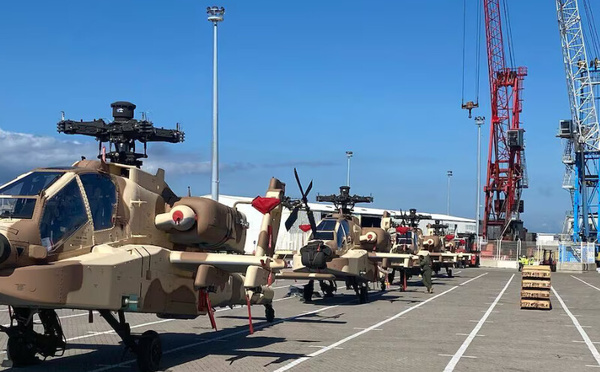 وصول أولى مروحيات أباتشي AH-64E إلى القاعدة الجوية بخريبكة: تعزيز جديد لقدرات المغرب الدفاعية