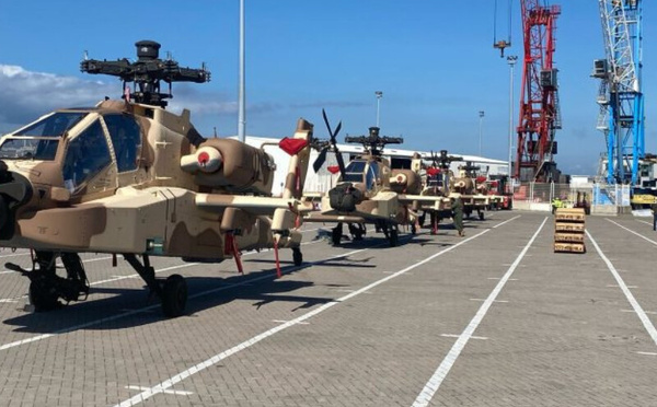 المغرب يتسلم أول دفعة من مروحيات «أباتشي AH-64E» لتعزيز قدراته الدفاعية