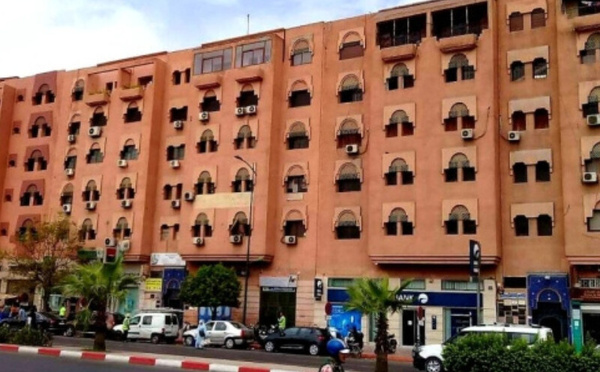 ملاك شقق ومكاتب مركب الأطلسي النور 1 بمراكش يطالبون بحقهم في ركن السيارات
