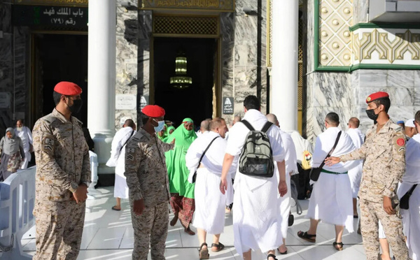 السعودية تعتمد الذكاء الاصطناعي والتدابير الوقائية لحماية الحجاج من الحر الشديد