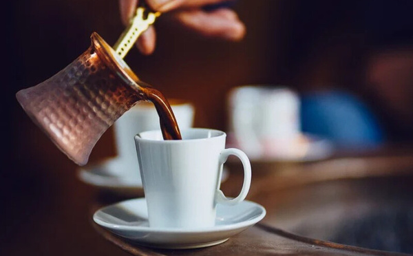 فوائد القهوة في الحفاظ على الصحة مع تقدم العمر: دراسة أمريكية تكشف الأسرار