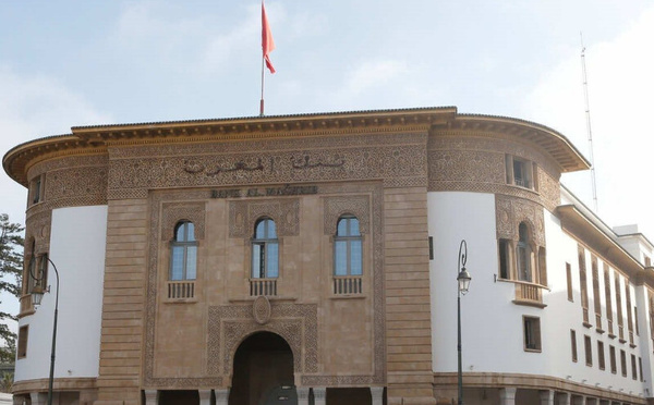 بنك المغرب يحذر من زيادة تداول الكاش ويطلق خطة للتحول نحو اقتصاد رقمي