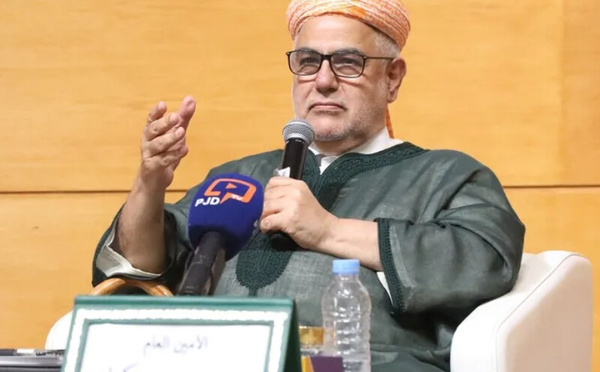 "ماغتنفعكم لا قرايا لا والو" : بنكيران يستخف بتمدرس الفتيات ويشعل الغضب النسائي