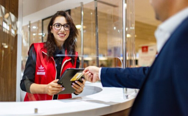 شراكة بين "لارام" والبريد بنك لتحديث أداء الزبناء عبر تقنية NFC