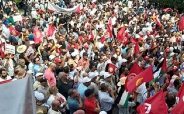 تونس.. مسيرة شعبية دفاعًا عن الحق النقابي والحريات