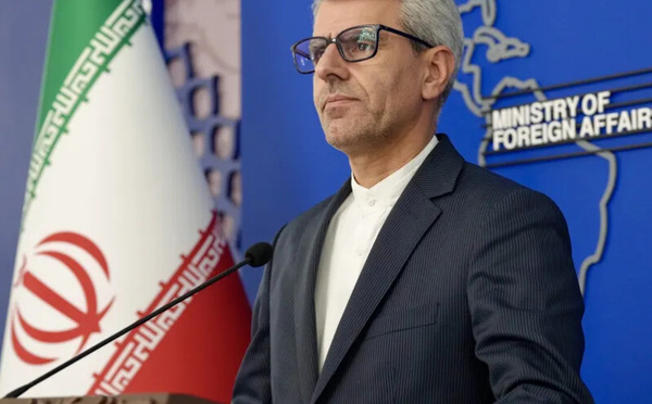 إيران تتوعد بالرد بعد طرد سفيرها من أستراليا وترفض الاتهامات بالهجمات المعادية للسامية