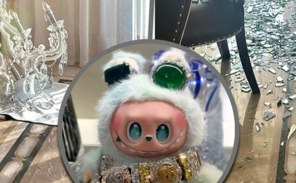 طفل غاضب يحطم سقفاً زجاجياً وثريا كريستالية باهظة الثمن في الصين