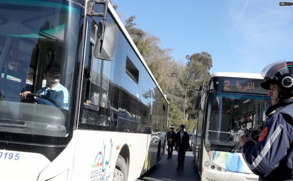 الفضاء العمومي بالمغرب: أزمة السلوكيات في وسائل النقل وتأثيرها على الحياة اليومية
