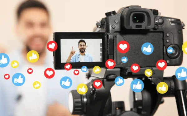 جدل بسوريا حول استقطاب المؤثرين ودورهم في تشكيل الرأي العام