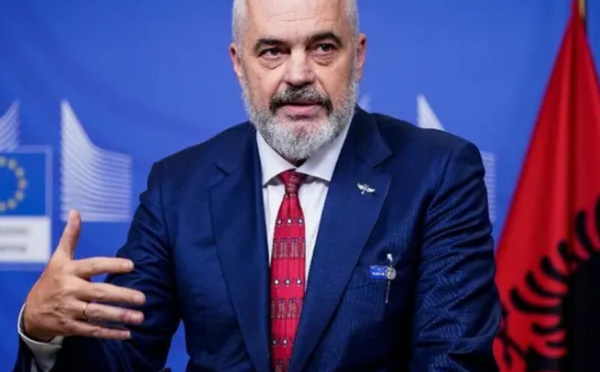 دييلا : وزيرة الذكاء الاصطناعي في ألبانيا... ثورة إدارية أم مهزلة ديمقراطية؟