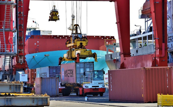 المصدرون المغاربة يترقبون تدابير قانون المالية بشأن ضريبة الكربون تماشياً مع الآلية الأوروبية