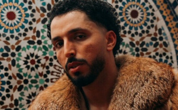 طاوسن يواصل نجاحه بإصدار ثاني أغاني ألبومه "خليني"