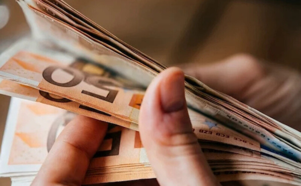 جمارك المغرب ومكتب الصرف يعززان التنسيق بعد كشف شبكة لتهريب 90 مليون درهم عبر استيراد صوري