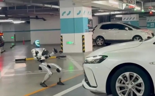 روبوت صيني يجر سيارة بوزن 1.4 طن... إنجاز يفتح آفاقًا جديدة للذكاء الاصطناعي