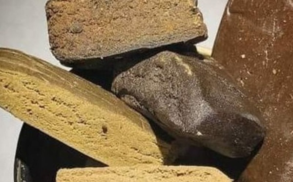 تعاون أمني مغربي و إسباني يُفكك شبكتي تهريب حشيش ويحجز 20 طنا